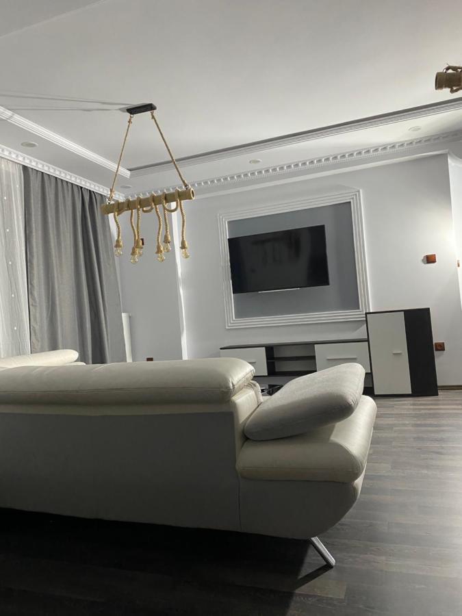 Luxury Apartment Satu Mare Exterior photo